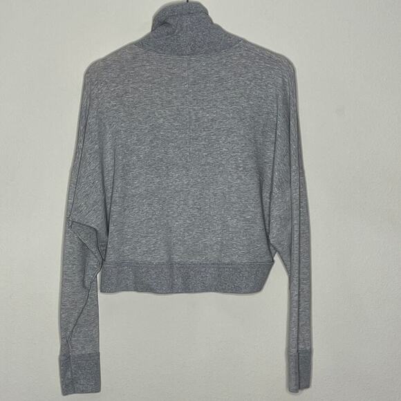 FREE PEOPLE MOVEMENT LARA GRAY CROP SWEATSHIRT SIZE XS/TP - Picture 2 of 8
